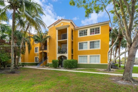 Condo in Miramar, Florida, 3 bedrooms  № 2061592