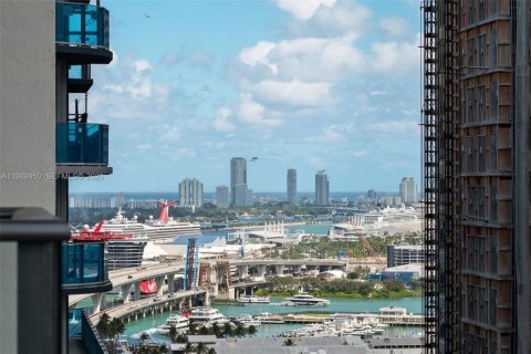 Купить кондоминиум в Майами, Флорида 1 спальня, 55.74м2, № 2052137 - фото 24