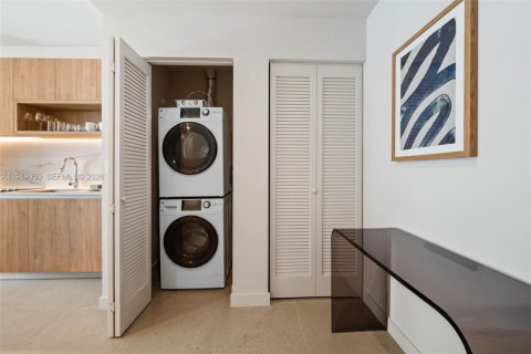 Купить кондоминиум в Майами, Флорида 1 спальня, 55.74м2, № 2052137 - фото 12