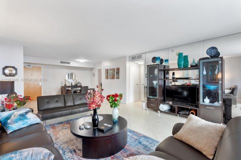 Copropriété à vendre à Surfside, Floride: 1 chambre, 84.08 m2 № 2024487 - photo 7