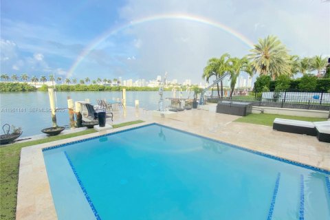 Villa ou maison à louer à Miami Beach, Floride: 5 chambres, 335.28 m2 № 2021912 - photo 21