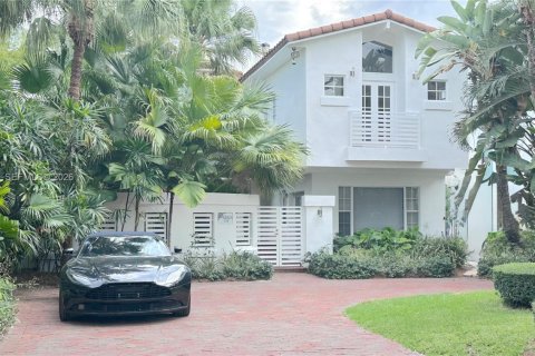 Villa ou maison à Miami Beach, Floride 5 chambres, 335.28 m2 № 2021912