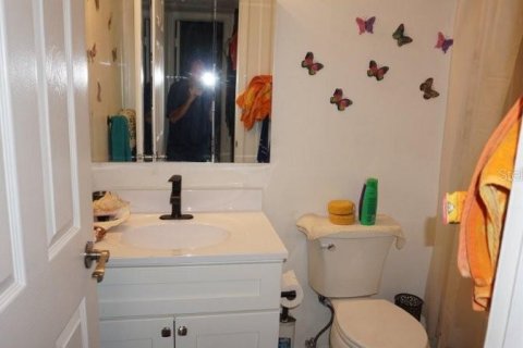 Condominio en venta en New Port Richey, Florida, 1 dormitorio, 72.28 m2 № 1788179 - foto 16
