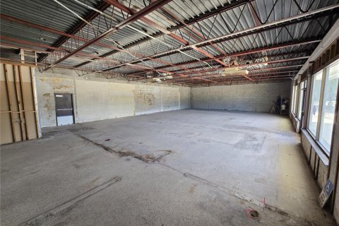 Commercial property in Vero Beach, Florida № 2215310 - photo 11
