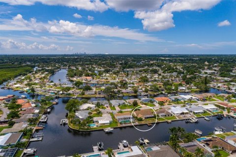 Casa en Saint Petersburg, Florida 4 dormitorios, 259.1 m2 № 2377612