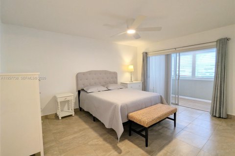 Condominio en alquiler en Hallandale Beach, Florida, 1 dormitorio, 71.53 m2 № 2011542 - foto 10