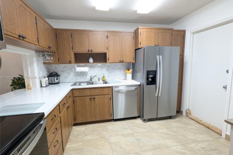 Condominio en alquiler en Hallandale Beach, Florida, 1 dormitorio, 71.53 m2 № 2011542 - foto 7