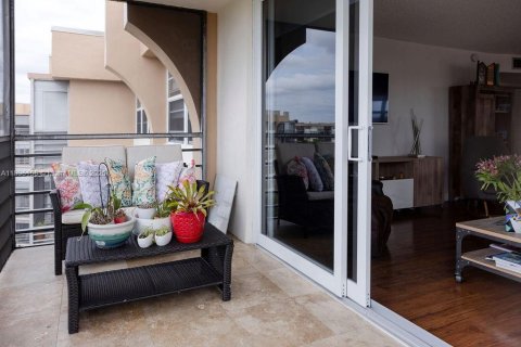 Condo in Pembroke Pines, Florida, 2 bedrooms  № 2081585 - photo 23