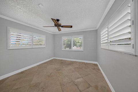 House in Fort Lauderdale, Florida 2 bedrooms, 126.35 sq.m. № 2082975 - photo 17
