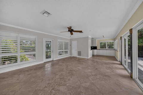 House in Fort Lauderdale, Florida 2 bedrooms, 126.35 sq.m. № 2082975 - photo 10