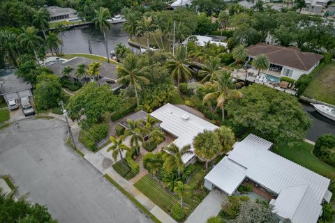 House in Fort Lauderdale, Florida 2 bedrooms, 126.35 sq.m. № 2082975 - photo 2