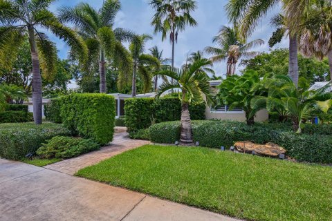 House in Fort Lauderdale, Florida 2 bedrooms, 126.35 sq.m. № 2082975 - photo 3