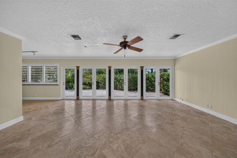 House in Fort Lauderdale, Florida 2 bedrooms, 126.35 sq.m. № 2082975 - photo 11