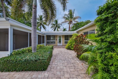 House in Fort Lauderdale, Florida 2 bedrooms, 126.35 sq.m. № 2082975 - photo 4
