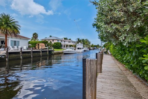 House in Fort Lauderdale, Florida 2 bedrooms, 126.35 sq.m. № 2082975 - photo 24