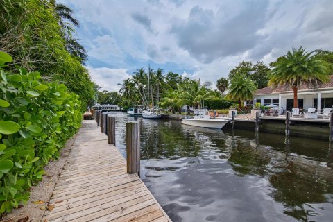 House in Fort Lauderdale, Florida 2 bedrooms, 126.35 sq.m. № 2082975 - photo 23