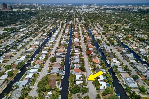 House in Fort Lauderdale, Florida 2 bedrooms, 126.35 sq.m. № 2082975 - photo 7