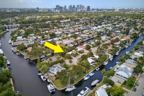 House in Fort Lauderdale, Florida 2 bedrooms, 126.35 sq.m. № 2082975 - photo 6
