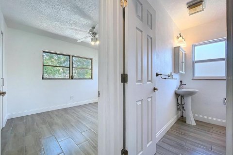Casa en alquiler en Tampa, Florida, 3 dormitorios, 107.86 m2 № 1903889 - foto 26