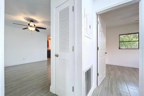 Casa en alquiler en Tampa, Florida, 3 dormitorios, 107.86 m2 № 1903889 - foto 30