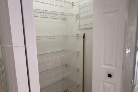 Touwnhouse à louer à Plantation, Floride: 2 chambres, 118.91 m2 № 1939136 - photo 13