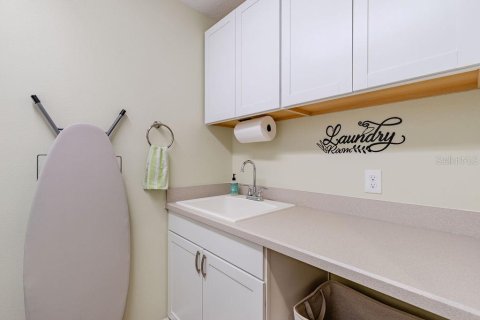 House in The Villages, Florida 3 bedrooms, 152.55 sq.m. № 2116525 - photo 19