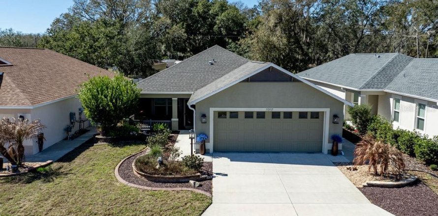 House in The Villages, Florida 3 bedrooms, 152.55 sq.m. № 2116525