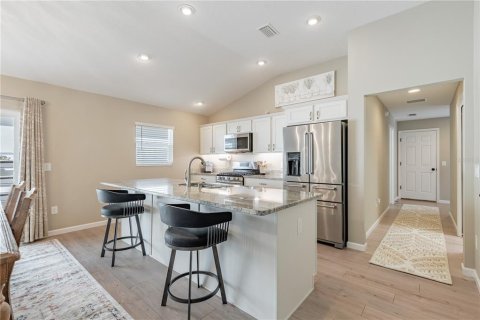 House in The Villages, Florida 3 bedrooms, 152.55 sq.m. № 2116525 - photo 24