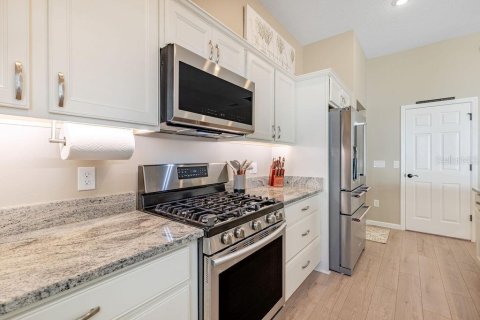 House in The Villages, Florida 3 bedrooms, 152.55 sq.m. № 2116525 - photo 22