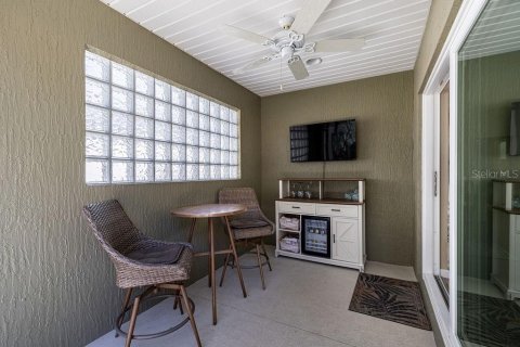 House in The Villages, Florida 3 bedrooms, 152.55 sq.m. № 2116525 - photo 8