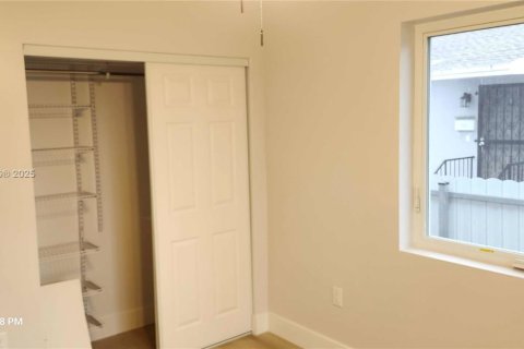 Casa en alquiler en Miami, Florida, 2 dormitorios, 134.89 m2 № 1946125 - foto 9