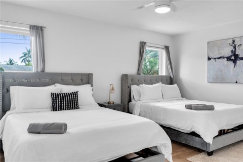 House in Wilton Manors, Florida 3 bedrooms, 163.69 sq.m. № 1942080 - photo 11