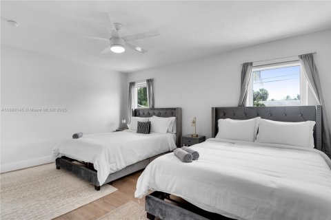 House in Wilton Manors, Florida 3 bedrooms, 163.69 sq.m. № 1942080 - photo 14