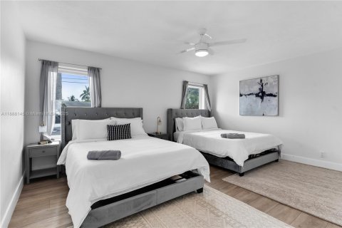 House in Wilton Manors, Florida 3 bedrooms, 163.69 sq.m. № 1942080 - photo 10