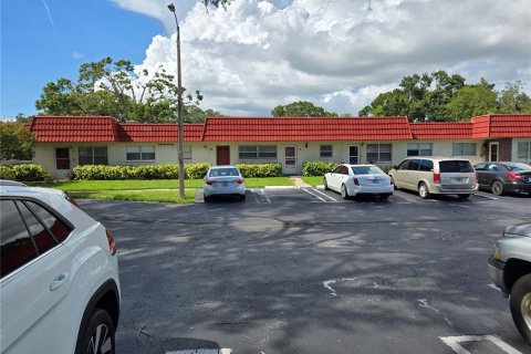 Condominio en venta en Saint Petersburg, Florida, 1 dormitorio, 91.51 m2 № 1882770 - foto 1