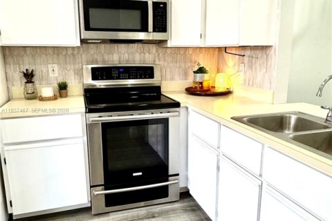 Casa en venta en Deerfield Beach, Florida, 2 dormitorios, 87.51 m2 № 2000710 - foto 8