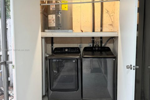 Casa en venta en Deerfield Beach, Florida, 2 dormitorios, 87.51 m2 № 2000710 - foto 18