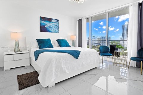 Condo in Hollywood, Florida, 1 bedroom  № 1872606 - photo 27
