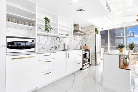 Condo in Hollywood, Florida, 1 bedroom  № 1872606 - photo 15