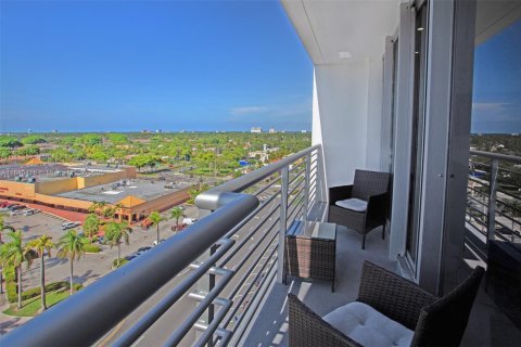 Condo in Hollywood, Florida, 1 bedroom  № 1872606 - photo 19