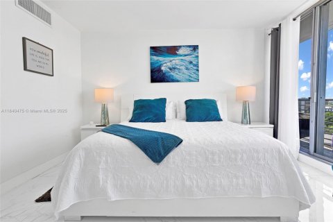 Condo in Hollywood, Florida, 1 bedroom  № 1872606 - photo 30