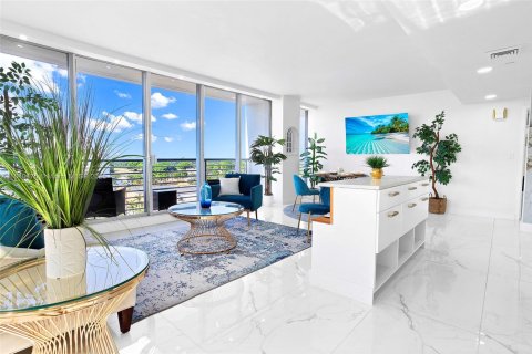 Condo in Hollywood, Florida, 1 bedroom  № 1872606 - photo 4
