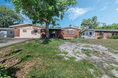 Casa en venta en Daytona Beach, Florida, 3 dormitorios, 206.8 m2 № 1637053 - foto 1