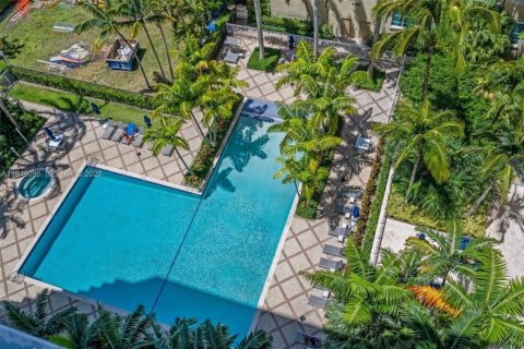 Condo in Miami, Florida, 2 bedrooms  № 2004874 - photo 14