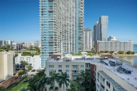 Condo in Miami, Florida, 2 bedrooms  № 2004874 - photo 15