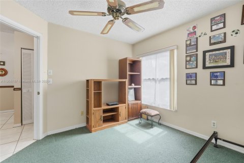 House in Coconut Creek, Florida 3 bedrooms, 149.48 sq.m. № 1956310 - photo 14