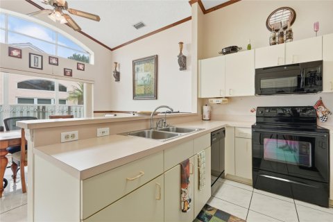 House in Coconut Creek, Florida 3 bedrooms, 149.48 sq.m. № 1956310 - photo 7