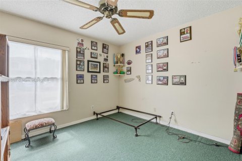 House in Coconut Creek, Florida 3 bedrooms, 149.48 sq.m. № 1956310 - photo 15