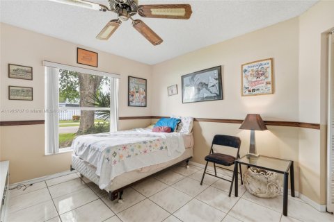 House in Coconut Creek, Florida 3 bedrooms, 149.48 sq.m. № 1956310 - photo 18