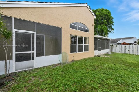 House in Coconut Creek, Florida 3 bedrooms, 149.48 sq.m. № 1956310 - photo 27